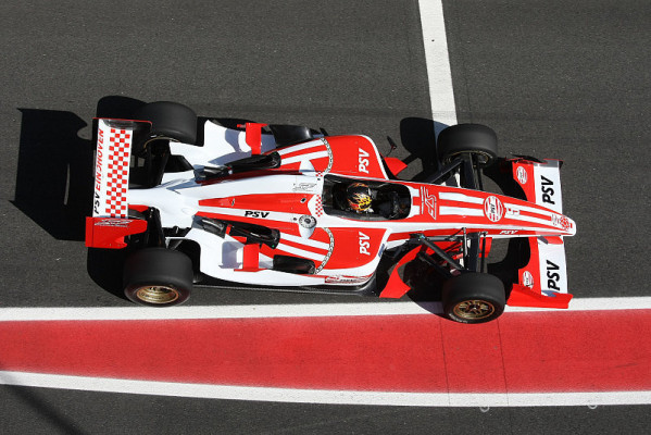 Buurman gewinnt mit Eindhoven: Ein motorsportlicher Fußballnachmittag