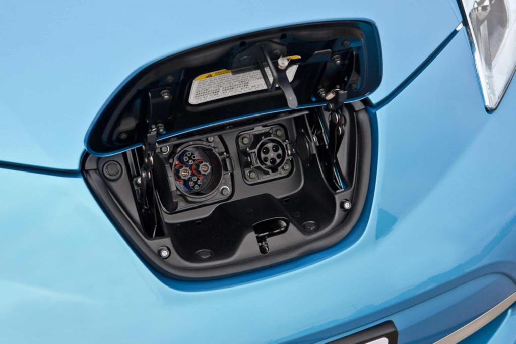 Hier wird der Nissan Leaf aufgeladen