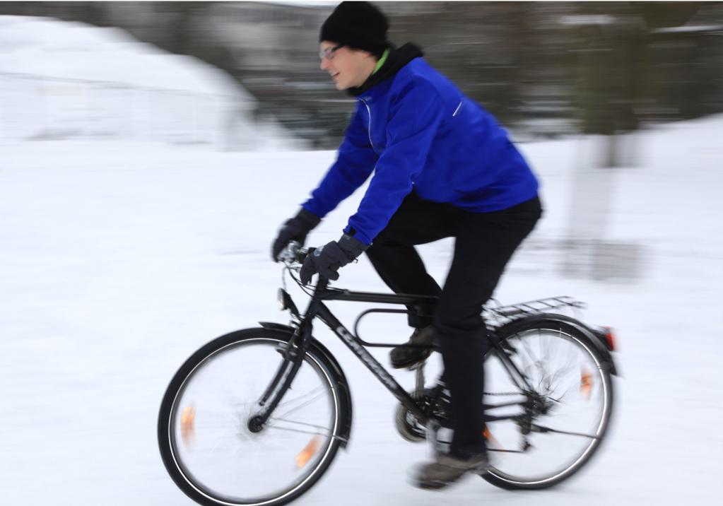Verschneiter Radweg: Fahrradfahrer dürfen Straße benutzen 