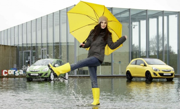 Opel bekennt Farbe mit Corsa Color Line Modellen und Lena-Mobil Satellite