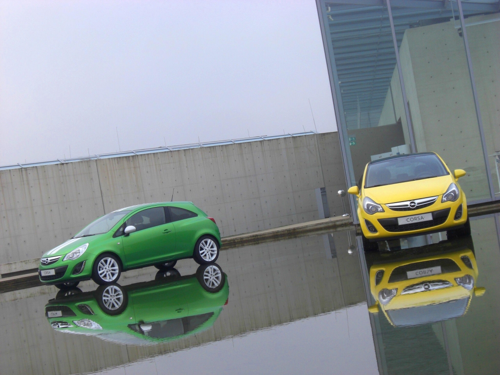 Opel bekennt Farbe mit Corsa Color Line Modellen und Lena-Mobil Satellite