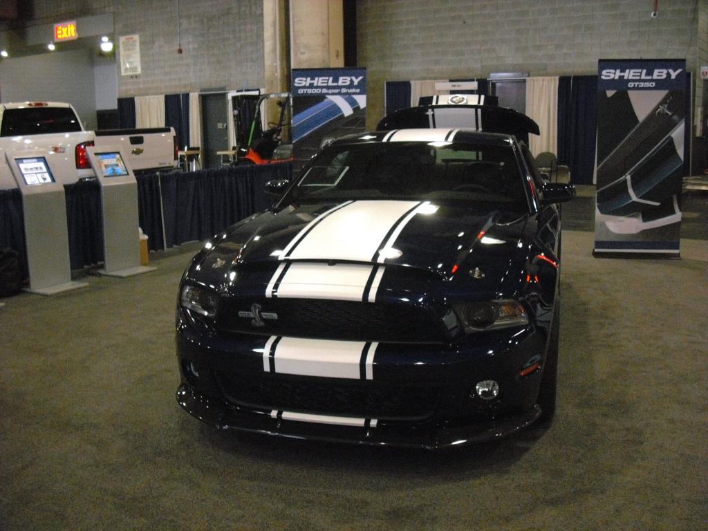 Warum das Kraftpaket auf der New York Motorshow versteckt in der Abteilung für Nutzfahrzeuge steht, bleibt das Rätsel der Verans