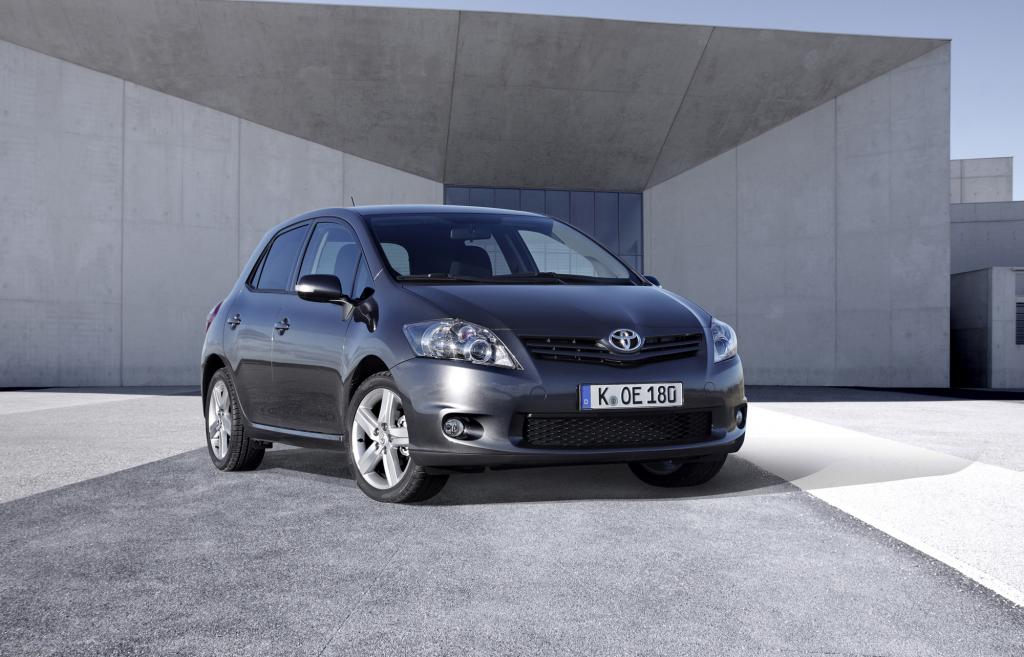 Weltweite Fahrzeugproduktion - Große Autokonzerne bauen Marktanteile aus