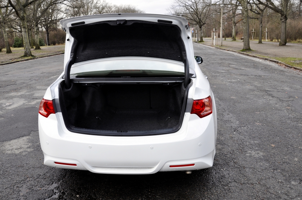 Komfortables Kraftwerk für Autobahnstrecken - Honda Accord 2.2 i-DTEC Type S 