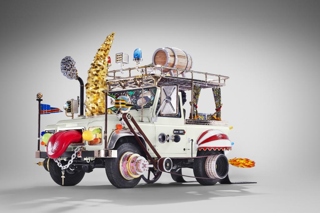Land Rover Defender als Kunstwerk - Die fahrende Geburtstagstorte