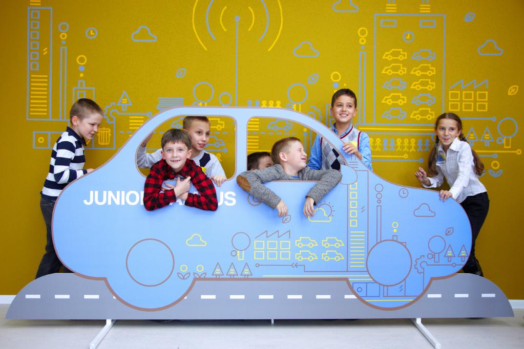 BMW eröffnet Verkehrsschule in Moskau